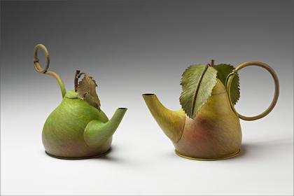 dasilva.green pear shaped teapots